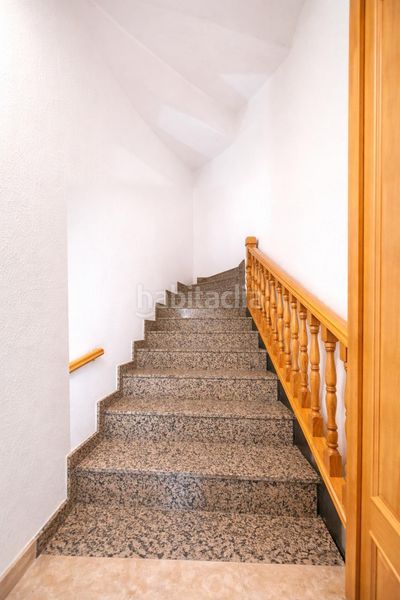Foto f5378491-1d75-4dad-a77a-ee60a5361104. Casa amb aparcament a Águilas