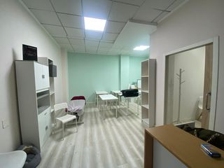 Locale commerciale in La Viña. Local comercial con fachada a dos calles en una de las arterias