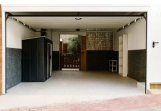 Casa a Casco Antiguo. Casa totalmente reformada con dos patios, terraza solarium y gar