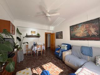 Casa  Tarraga ortega. Casa independiente con patio