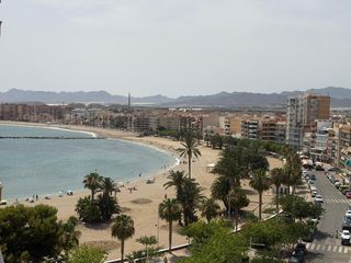 Apartamento en Casco Antiguo. Apartamento en primera línea de playa con vistas espectaculares