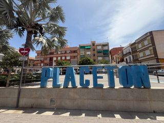 Haus in Casco Antiguo. Encantadora casa en el centro de águilas a un precio inigualable