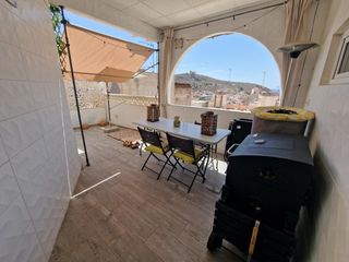 Haus in Casco Antiguo. Impresionante casa en el centro de águilas con vistas espectacul
