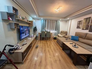 Appartement à Casco Antiguo. Amplio piso reformado en la huerta, águilas, con 4 dormitorios y