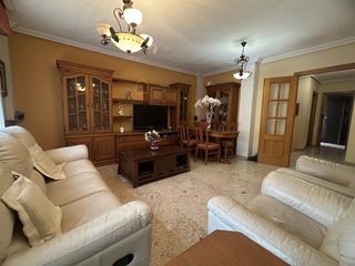 Duplex à San José. Dúplex de 4 dormitorios, cochera y patio en san josé
