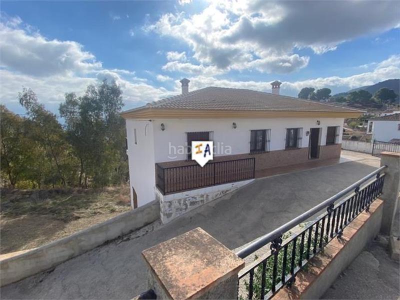 Foto 5d983271-3ca2-4024-8edb-93f118b2205d. Casa adossada amb aparcament a Comares