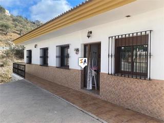 Semi detached house in Comares
