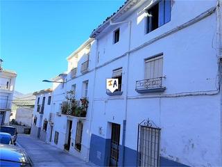 Casa adossada a Castillo de Locubín