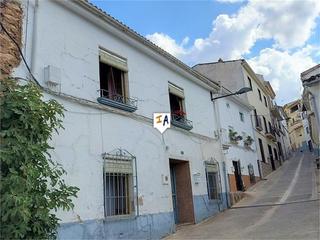 Casa adossada a Castillo de Locubín