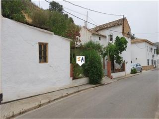 Casa adossada a Almedinilla