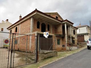 Casa adossada a Fuensanta de Martos
