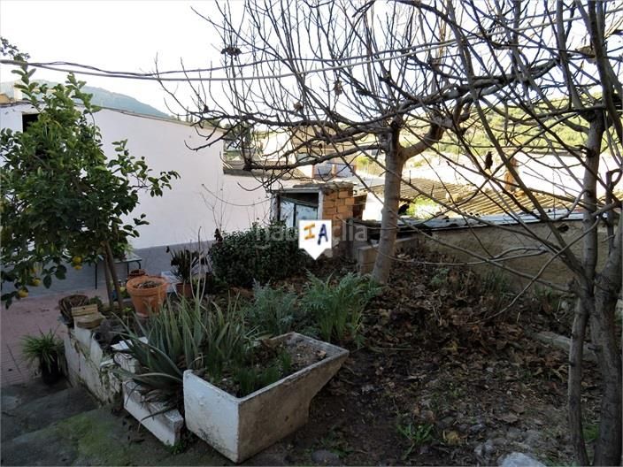 Foto b66f91f2-3e1b-4be8-86fc-ed992123d803. Casa adossada a Alcaudete