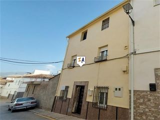Semi detached house in Valdepeñas de Jaén