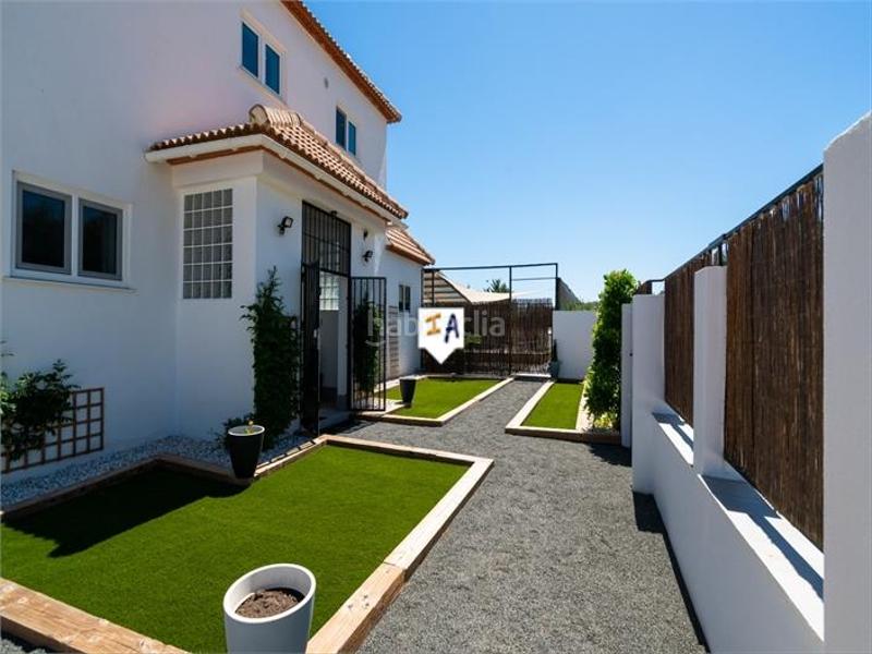 Foto 8f6f4cbd-2d19-482c-b089-5fae49f16ada. House with parking pool in Iznájar