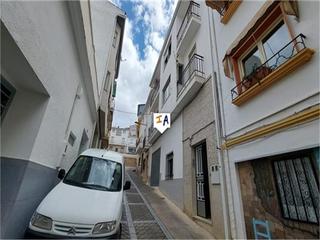 Casa adossada a Castillo de Locubín