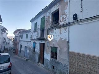 Casa adossada a Castillo de Locubín