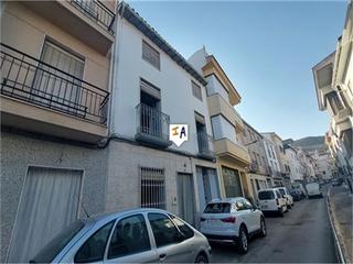 Casa adossada a Castillo de Locubín