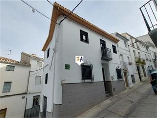 Casa adossada a Castillo de Locubín
