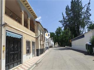 Casa adossada a Frailes