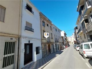 Casa adossada a Castillo de Locubín