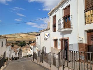 Casa adossada a Santa Cruz del Comercio