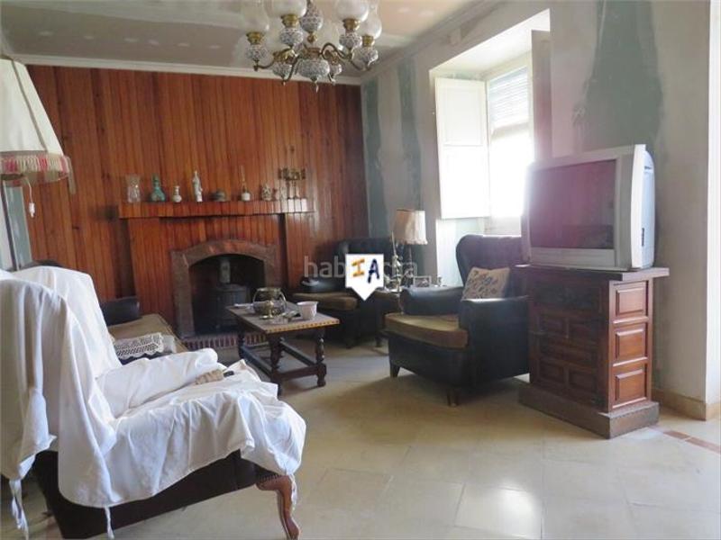 Foto d2f34c08-db44-4dd3-9e64-6887a8b95088. Casa adossada a Martos