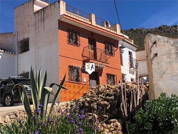 Foto e7d23fba-a72a-4fb9-9e1c-647fa2d096f7. Semi detached house in Alcaucín