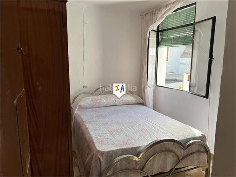 Foto 7dd48fce-4d05-45c8-8501-6b7b50f3fdbd. Casa adossada a Cabra