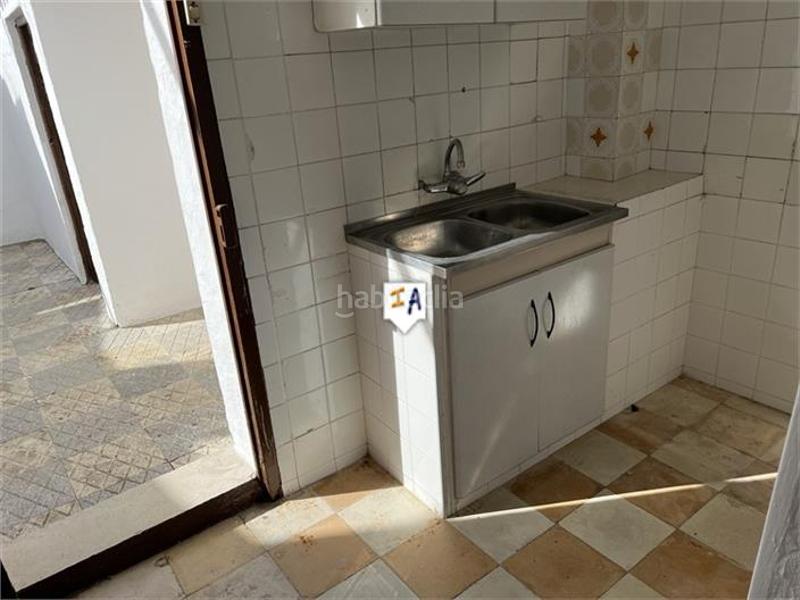 Foto c1e43430-de24-4b32-b042-eb2d4d5abeba. Casa adossada a Cabra