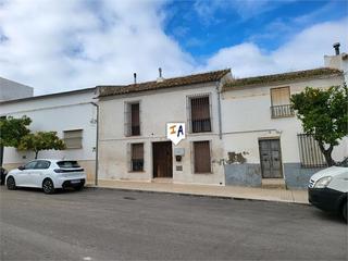 Casa adossada a Lora de Estepa