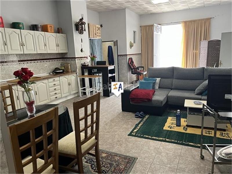 Foto 400b371d-566f-404e-9b63-ba4dbf382732. Casa a schiera con parcheggio piscina in Castillo de Locubín