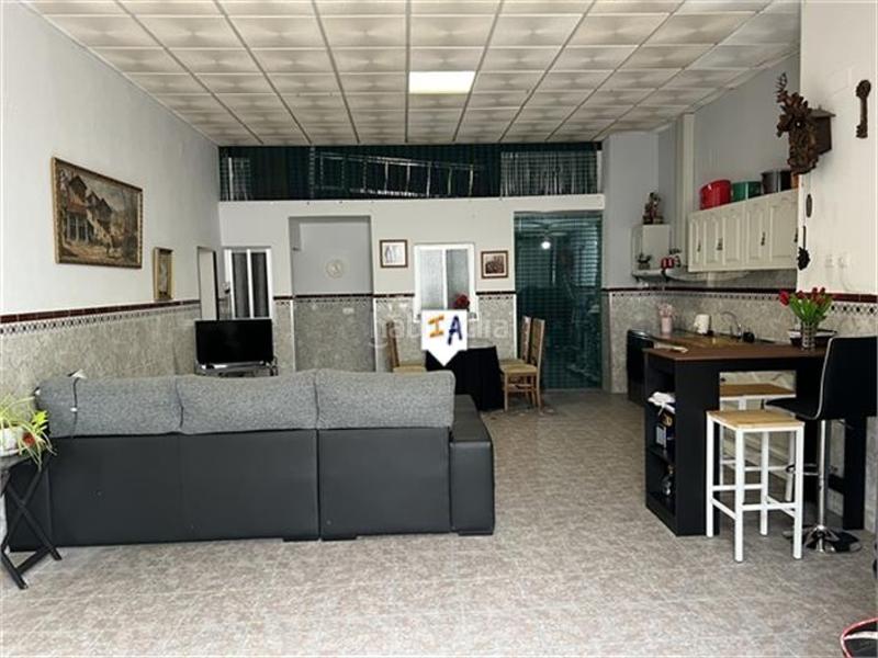 Foto ce8e6562-a114-4eee-8671-d31c1bd2ec16. Casa a schiera con parcheggio piscina in Castillo de Locubín