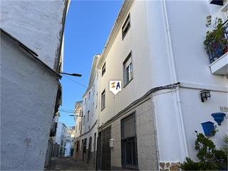 Casa adossada a Castillo de Locubín