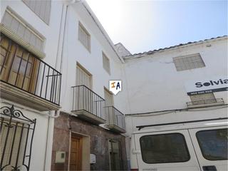 Casa adossada a Castillo de Locubín