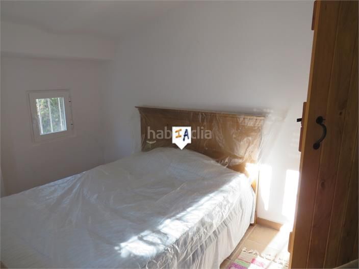 Foto b97cfe37-f31b-4261-969d-ada06929db19. Masia amb aparcament a Martos