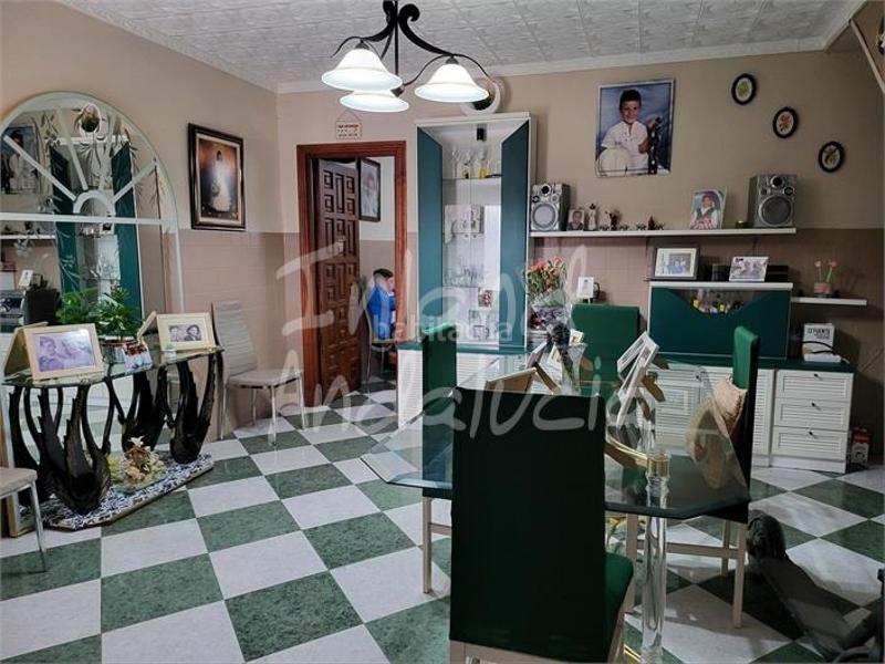 Foto 3399788f-fd44-4e1a-b4c8-50234de55a44. Casa adossada a Zona de la Vega Antequera