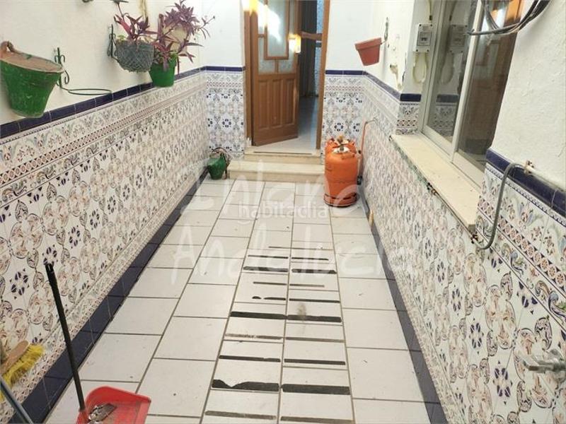 Foto c9480167-77f8-4e5c-b918-36c57016355c. Casa adossada a Estepa