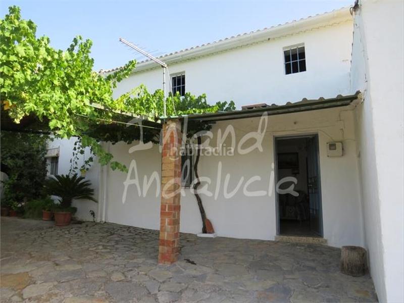 Foto 4f07f19d-4b84-42a4-9a0d-b11fbfc73bc1. Country house with parking pool in Castillo de Locubín