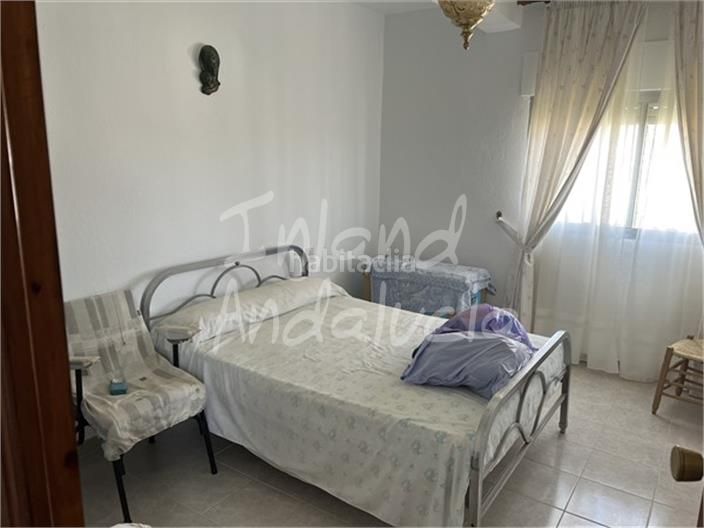 Foto 3f048373-5d45-4c40-8d32-a1fd789f7905. Casa a schiera con parcheggio in Alcaudete