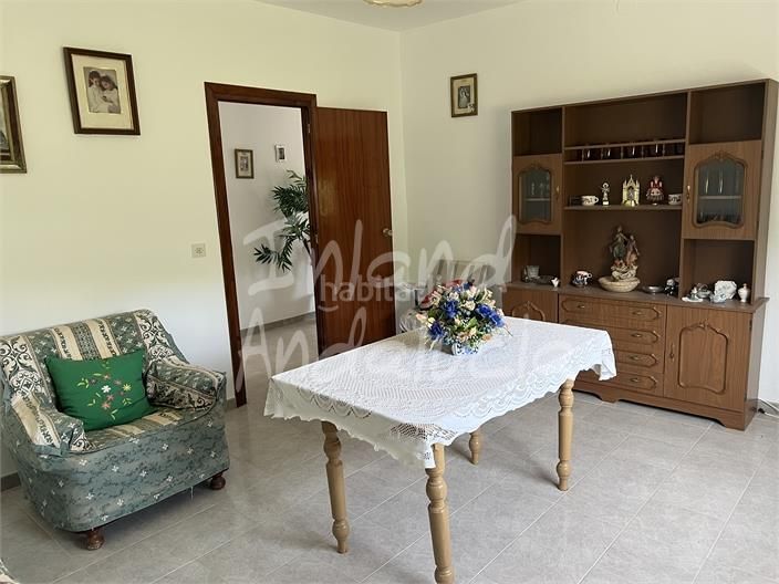 Foto e8cab5f8-c956-4458-9ea0-f47567474284. Casa a schiera con parcheggio in Alcaudete
