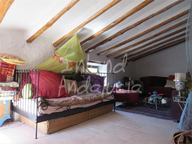 Foto 5a095420-9cc2-49cc-bdec-f9c8be5d64a3. Casa a schiera in Alcaudete