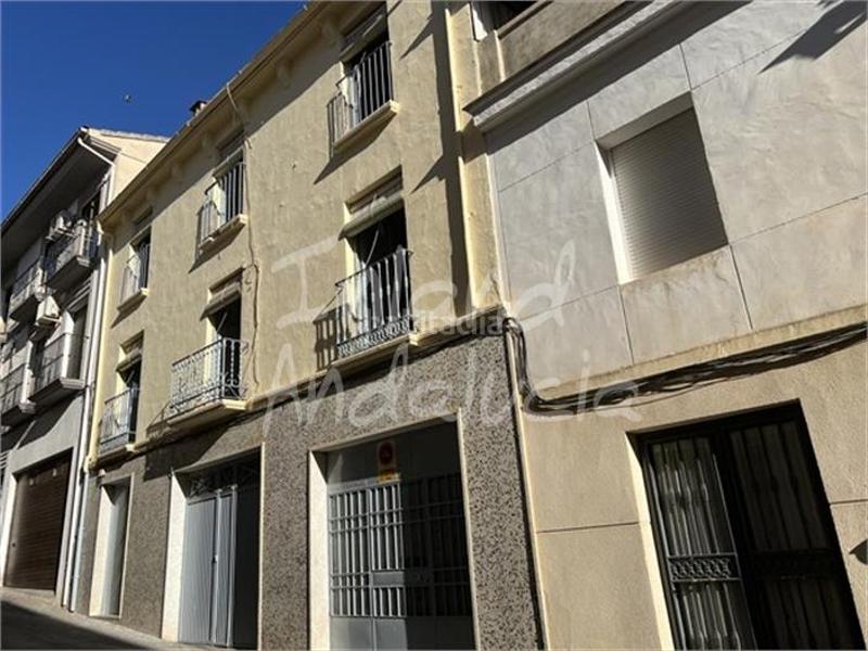 Foto 8fe4457b-4a99-4f21-9152-cceab90234c1. Casa adossada amb aparcament a Alcalá la Real