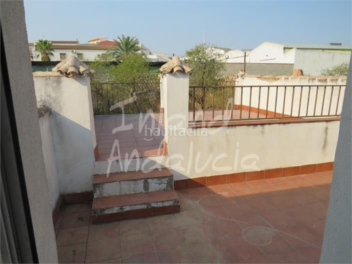 Foto d4cf26bc-b1c9-407e-baf0-2307346fa51c. Casa adossada amb aparcament a Alcaudete