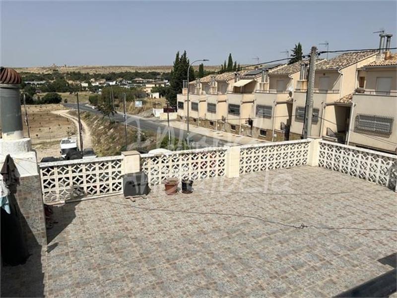 Foto b71cc752-f7fc-4931-835d-07beba125cc1. Casa adosada en Alcalá la Real