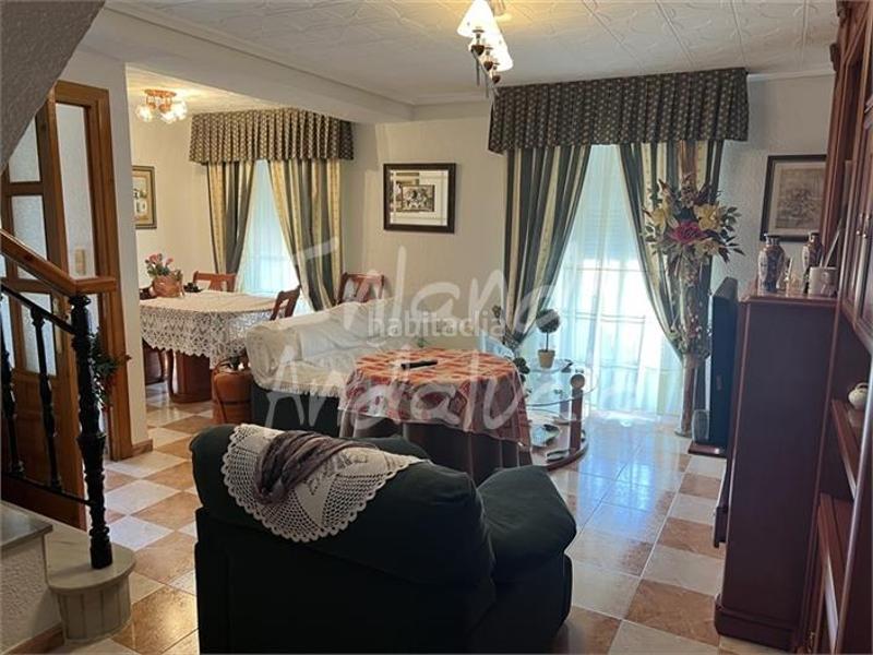 Foto 23ae1266-ab3c-45a2-9dc1-7577ac29db67. Casa adossada amb aparcament a Alcalá la Real