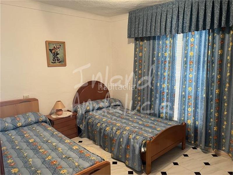 Foto 43aec2ec-a8e9-4eea-85f0-bf8e4b594669. Casa adossada amb aparcament a Alcalá la Real