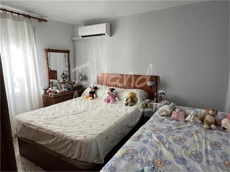 Foto 01ce39d7-84d1-4496-98e5-48e5acaa7468. Casa adossada amb aparcament piscina a Moclín