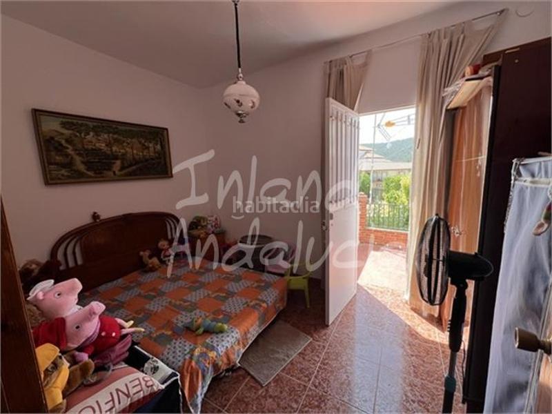 Foto 183daaf9-302f-4eff-a9aa-d0353b1f82fb. Casa adossada amb aparcament piscina a Moclín