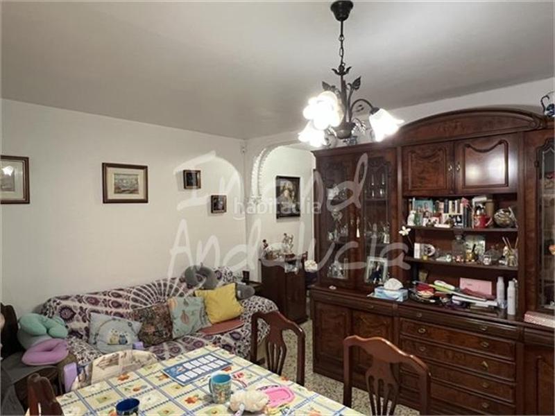 Foto 3981b916-f02b-435c-8864-365cc99068cb. Casa adossada amb aparcament piscina a Moclín