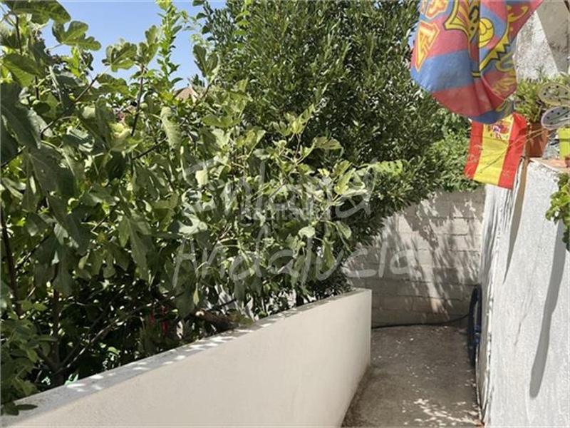 Foto 79897c68-716f-4891-b01a-deacab244d00. Casa adossada amb aparcament piscina a Moclín